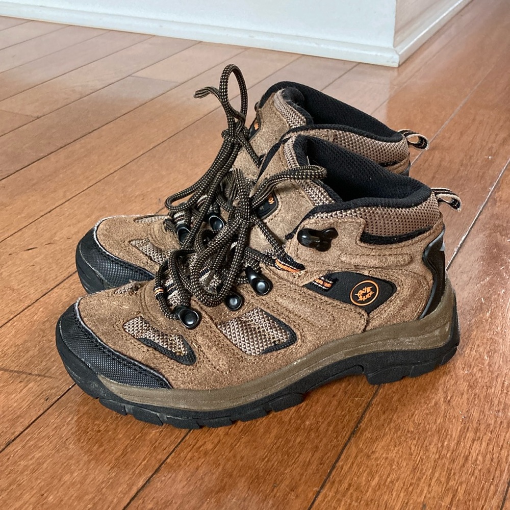 Nevados Cire Mid Height Youth Hiking Boot - Y3